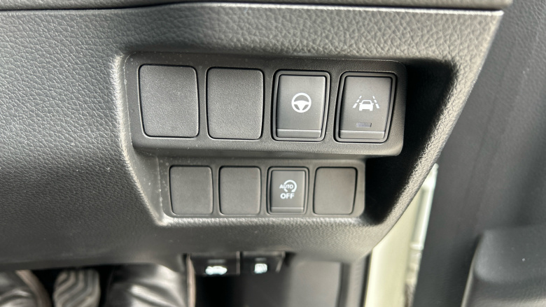 Nissan Qashqai 1.3 DiG-T Tekna 5dr Petrol Hatchback